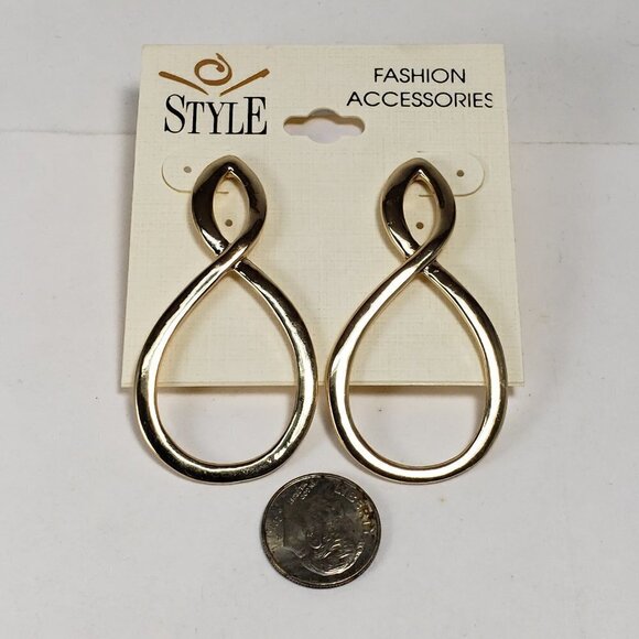 Gold-Tone Sculptural Teardrop Open Loop Earrings – Bold Modern Statement Jewelry - Picture 6 of 7